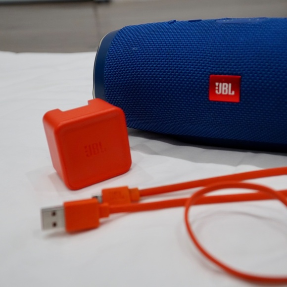 JBL Charge 3 Waterproof Blue - Picture 3 of 6